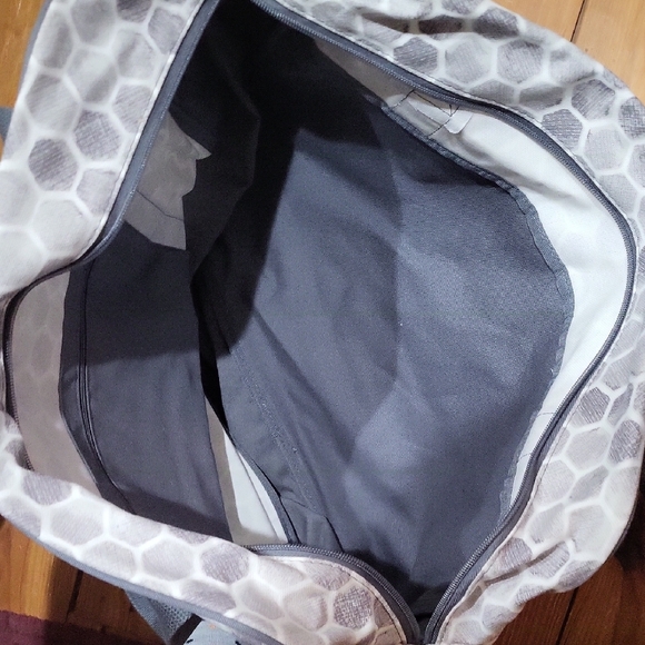 Thirty One Gray Honeycomb Tote Bag - Picture 3 of 6